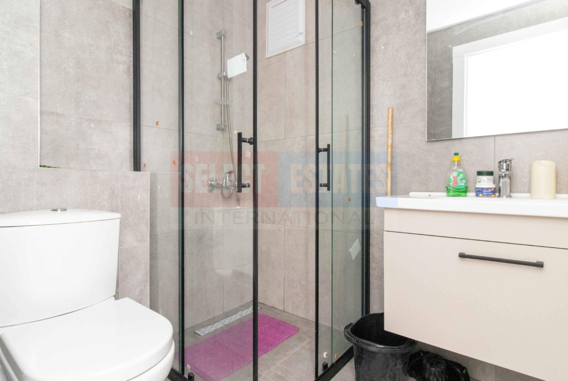 Apartment with Terrace for Sale in Alsancak Girne