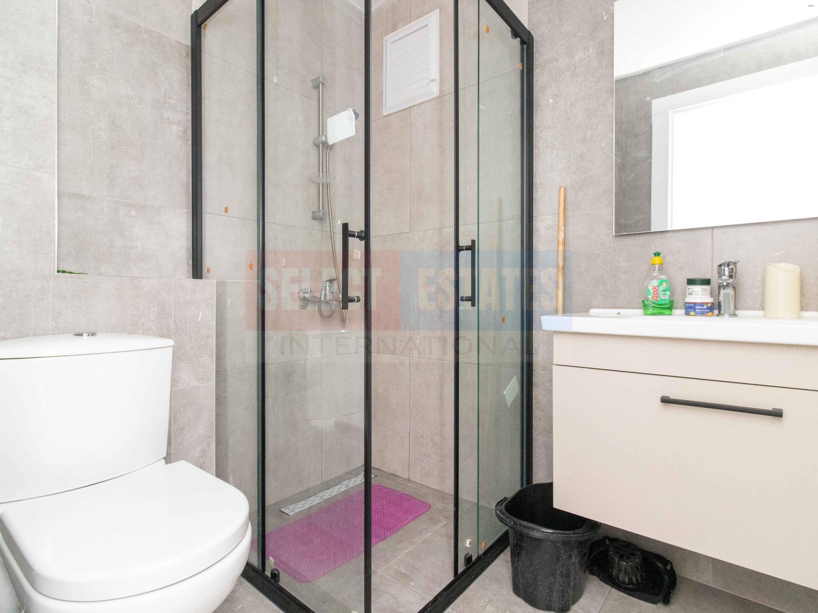 Apartment with Terrace for Sale in Alsancak Girne