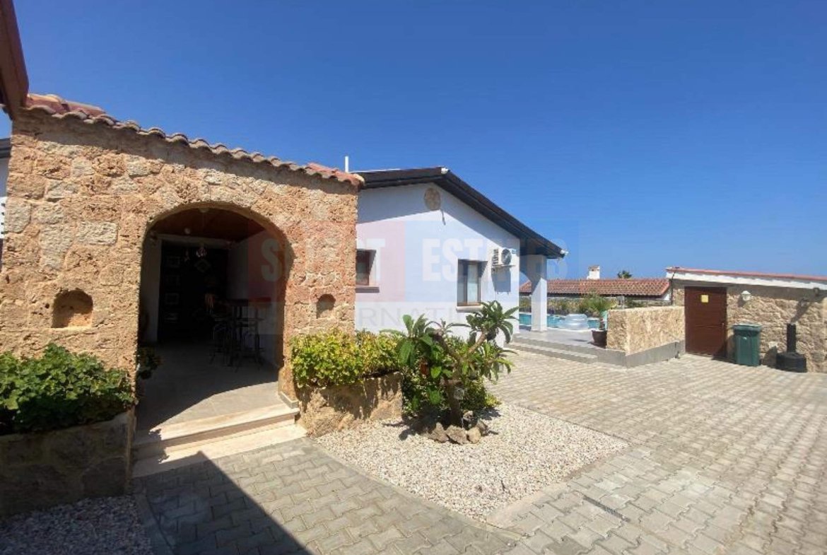 Magnificent Bungalow in Küçük Erenköy – bahceli