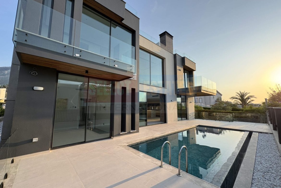 Luxury 4-Bedroom Villa for Sale in Bellapais, North Cyprus