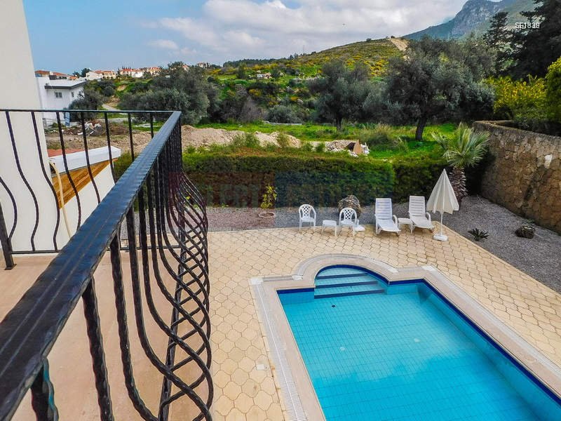 3-Bedroom Villa for Sale in Bellapais | Private Pool |