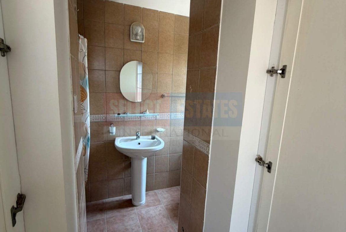 Karşıyaka Girne Rental Villa with Pool