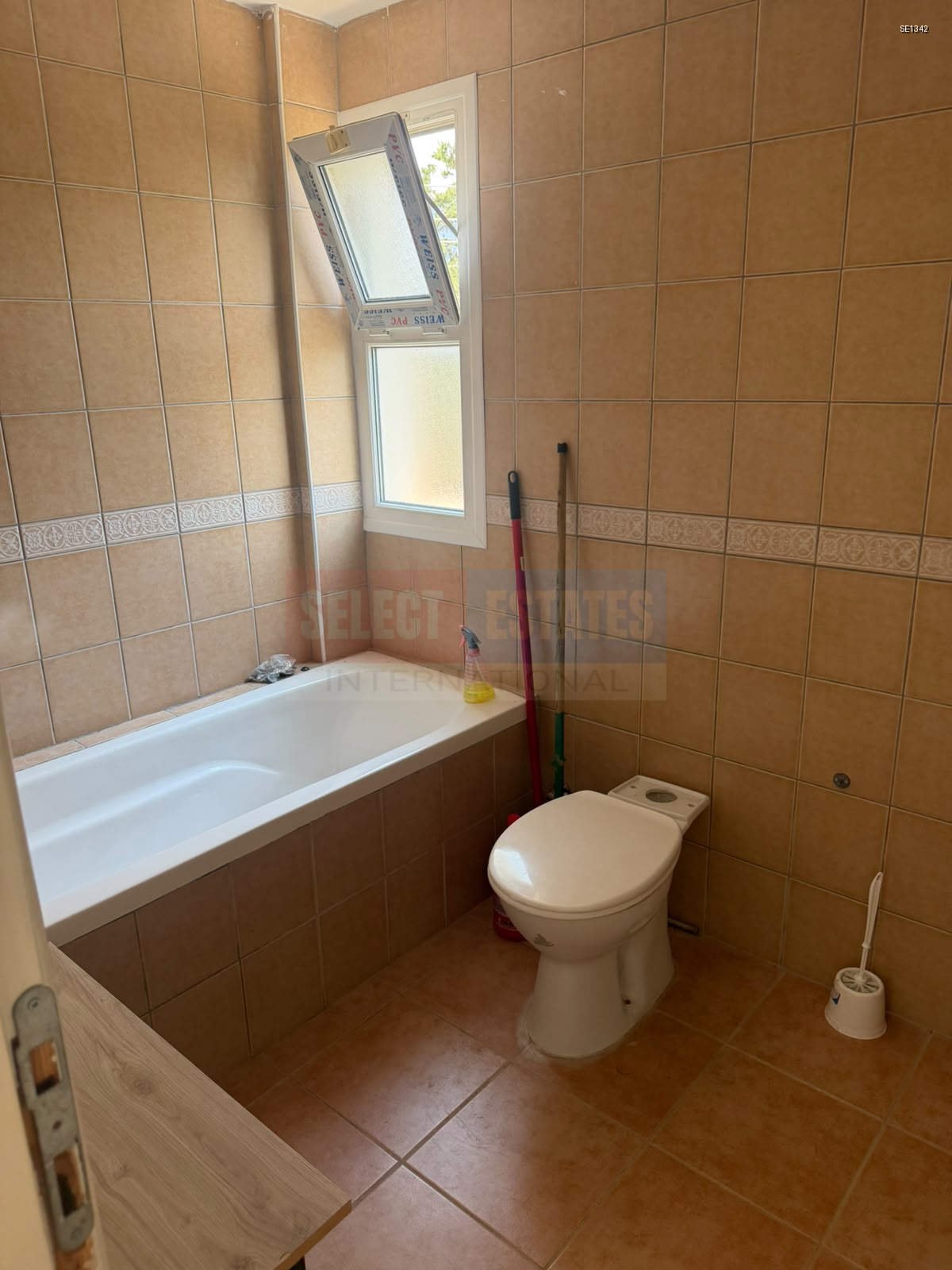 SE1342_012 Karşıyaka Girne Rental Villa with Pool