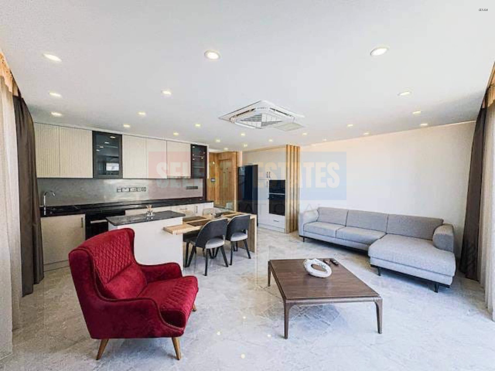 Town House with Pool and Terrace in Karşıyaka