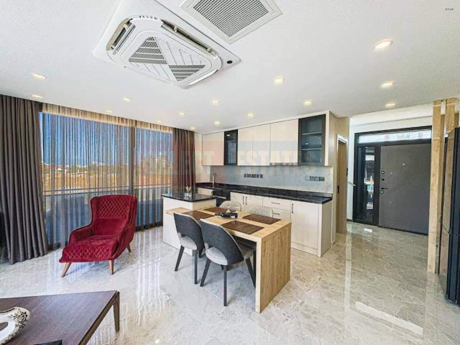 Town House with Pool and Terrace in Karşıyaka