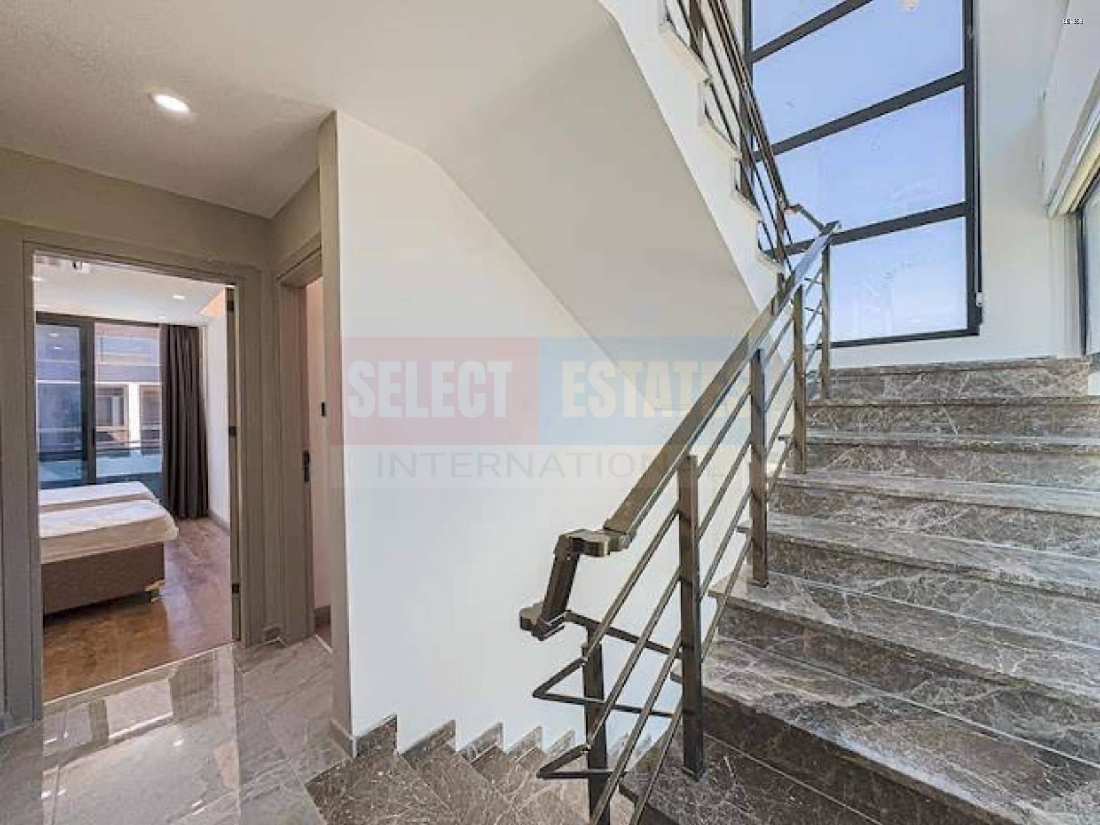 Town House with Pool and Terrace in Karşıyaka