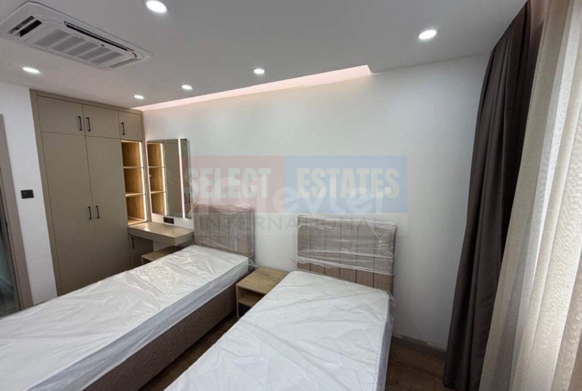 Town House with Pool and Terrace in Karşıyaka