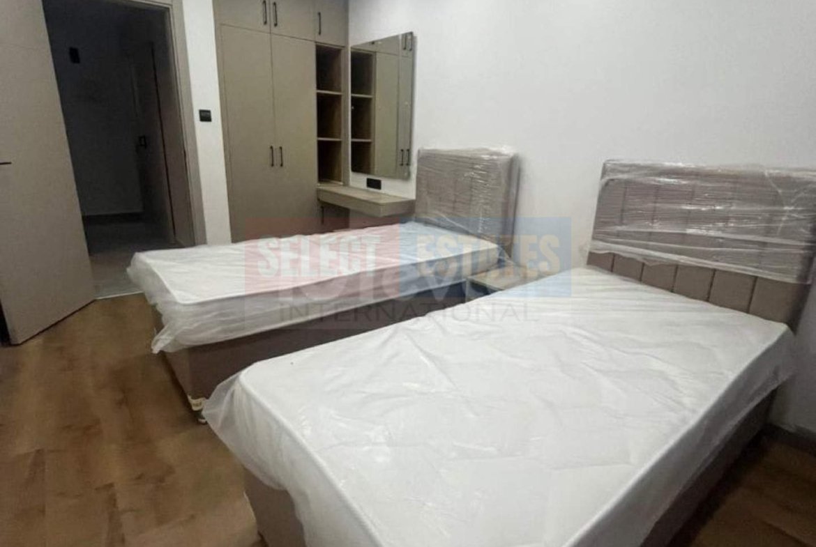 Town House with Pool and Terrace in Karşıyaka