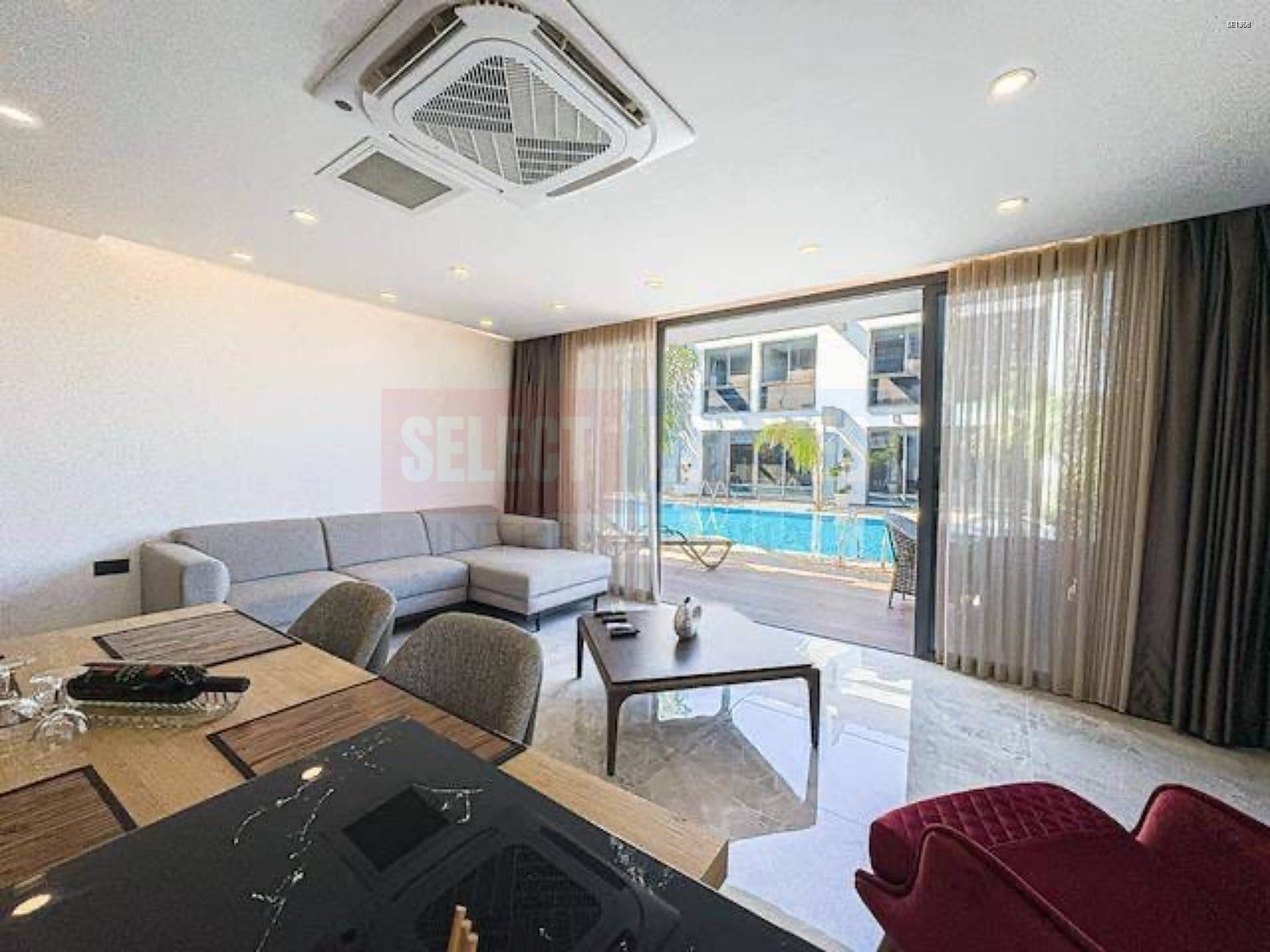 Town House with Pool and Terrace in Karşıyaka