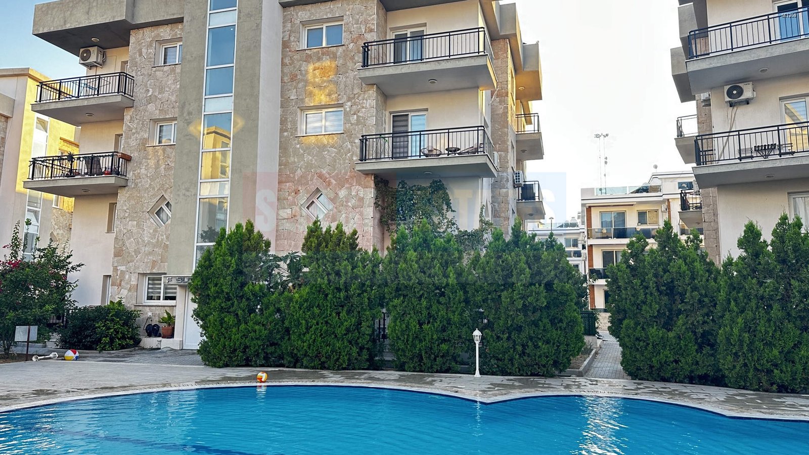 Alsancak Furnished Penthouse with Pool