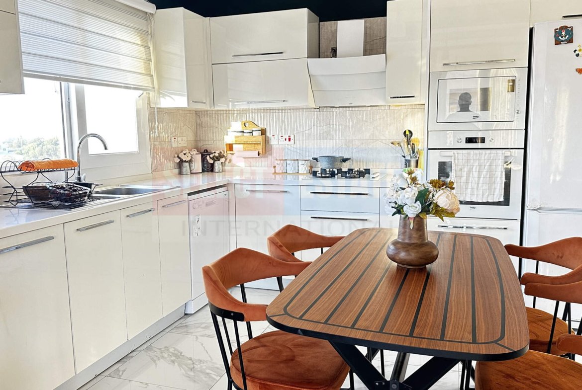 Alsancak Furnished Penthouse with Pool