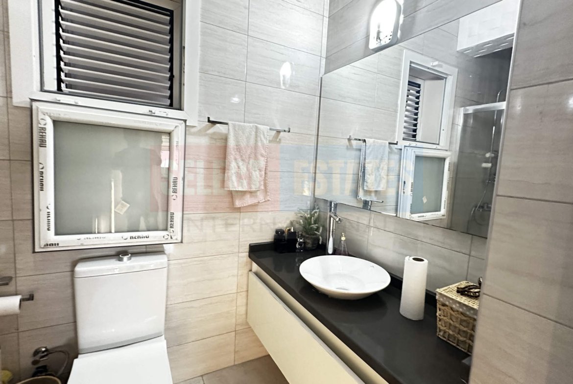 Alsancak Furnished Penthouse with Pool