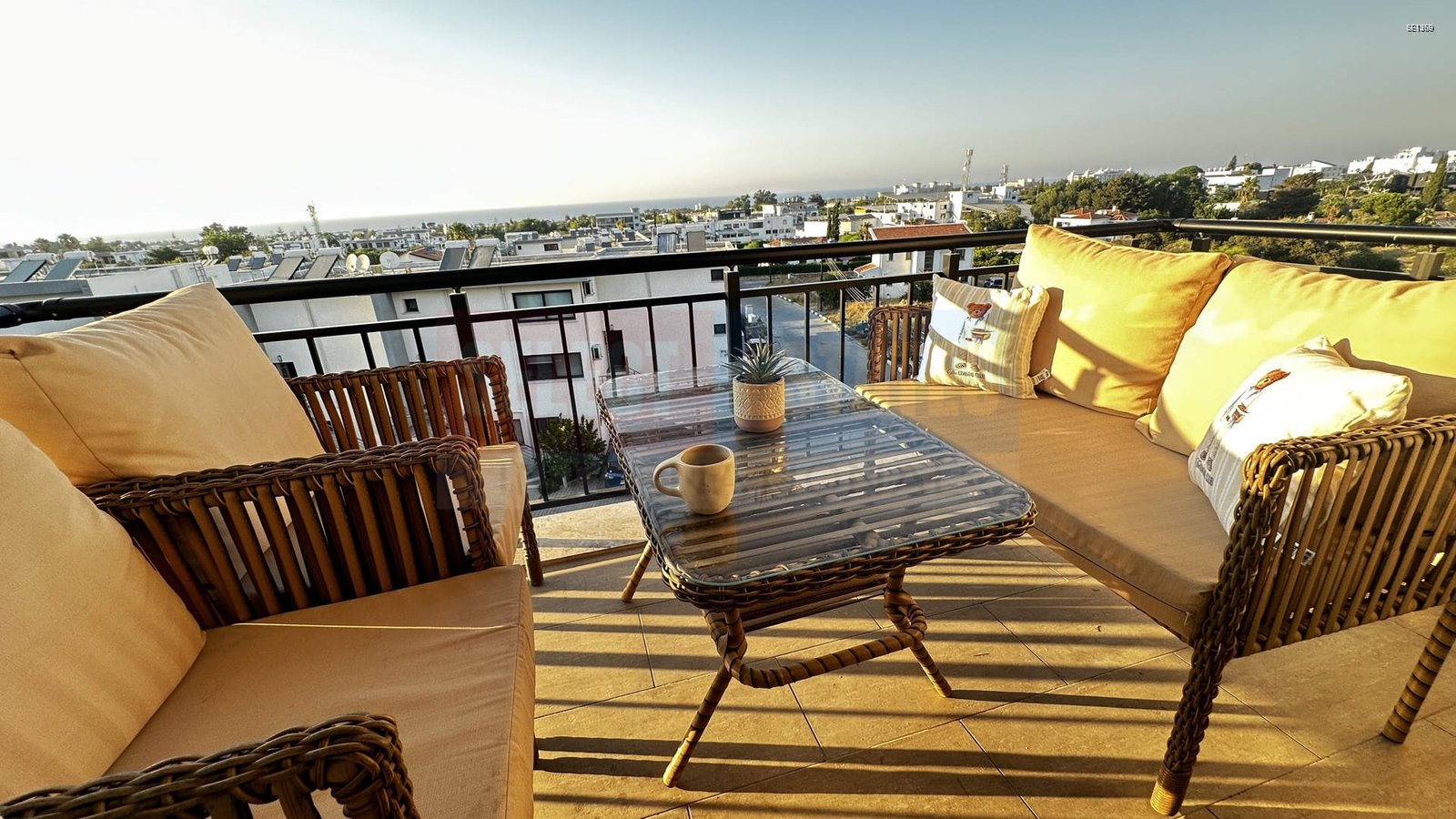 Alsancak Furnished Penthouse with Pool