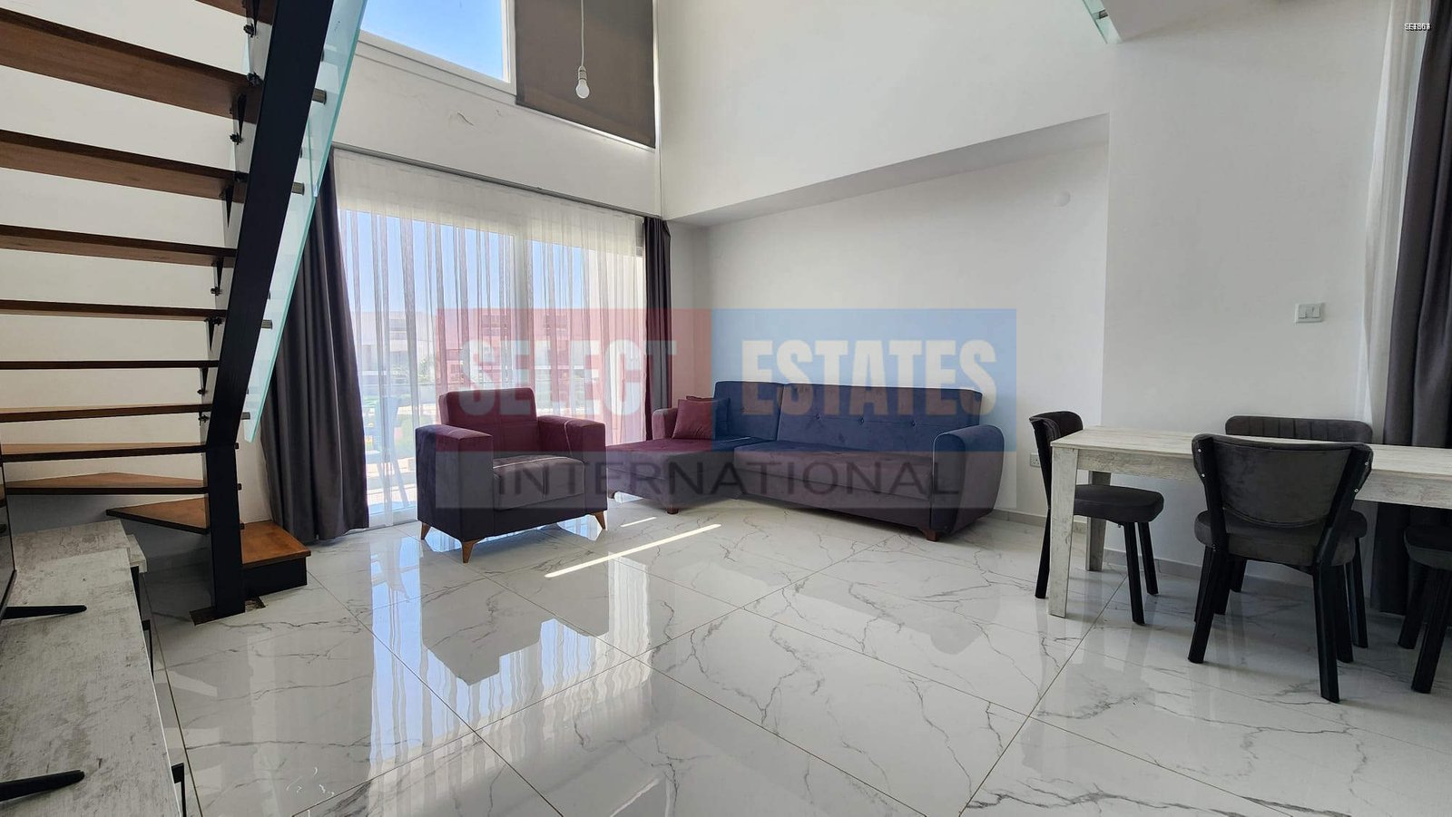 Fully Furnished Loft in Four Vision