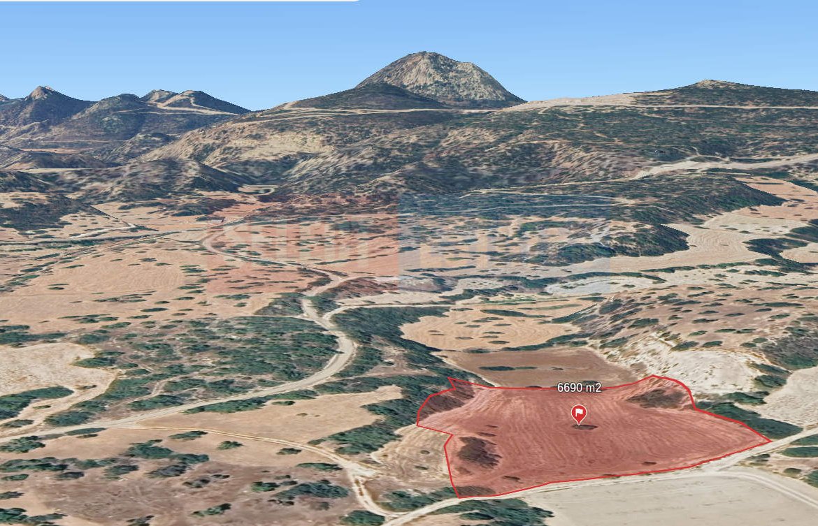 Land with Official Road in Büyükkonuk