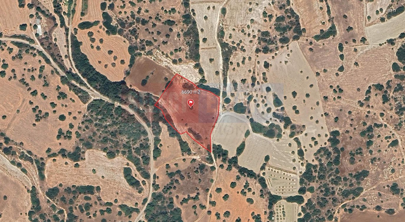 SE813_003 Land with Official Road in Büyükkonuk