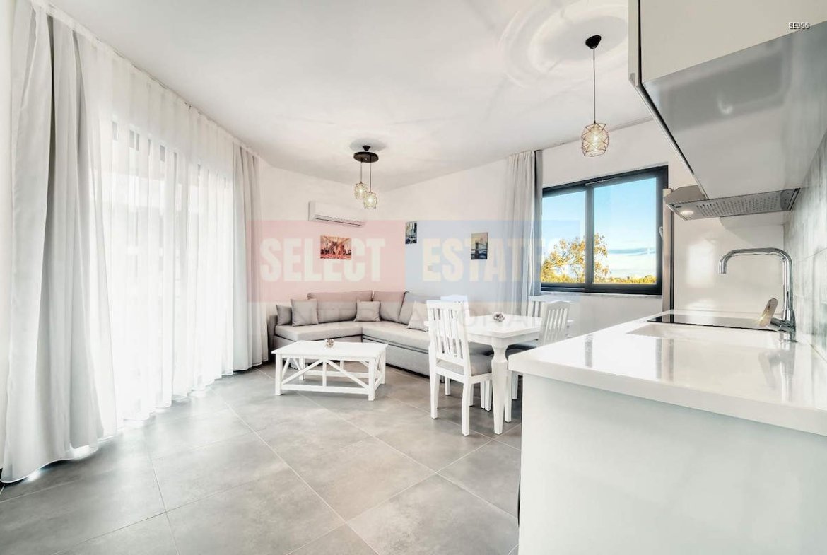 Seafront Ready Apartment in Gaziveren