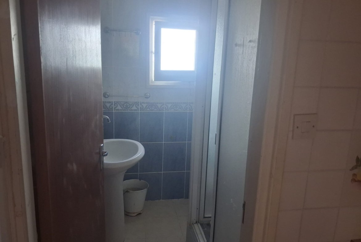 Old stone house or Apartment Plot for Sale in Alsancak