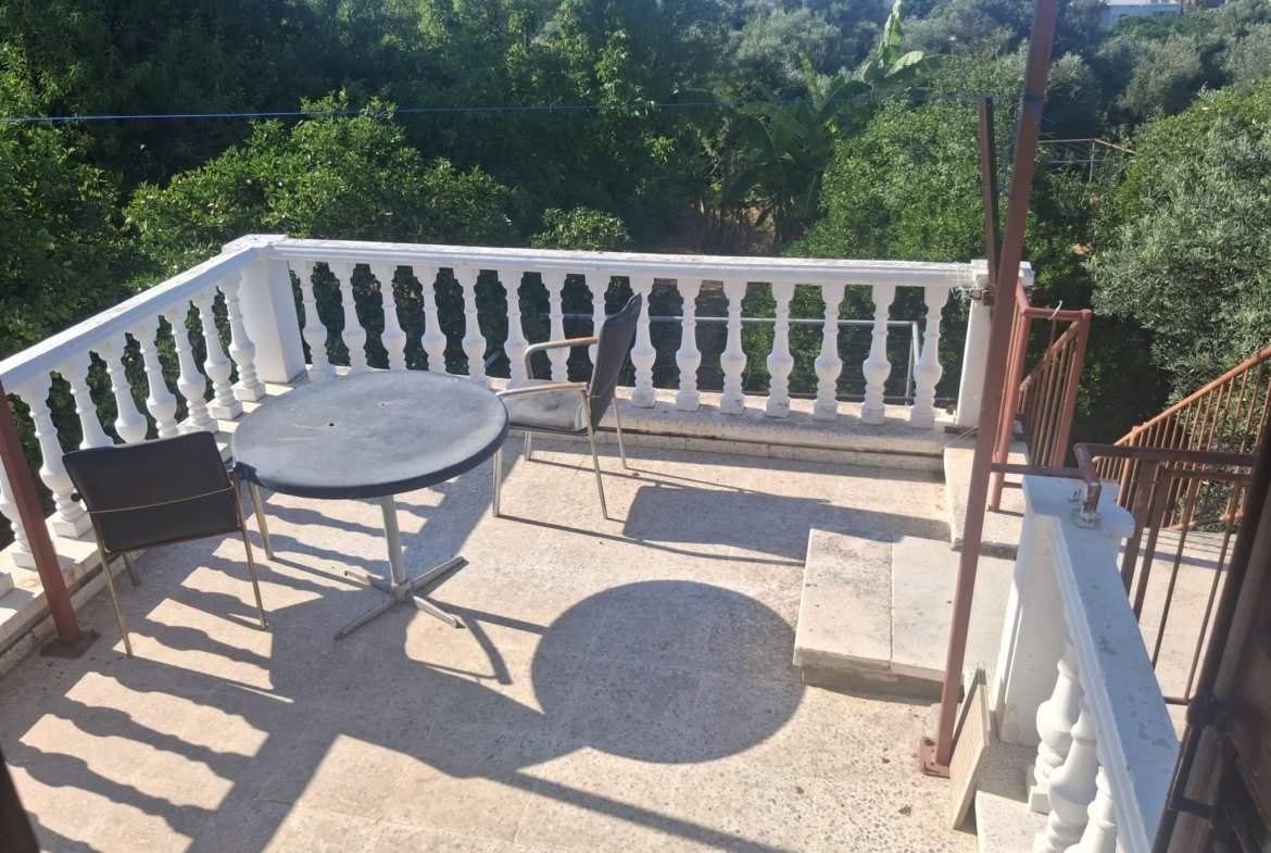 Old stone house or Apartment Plot for Sale in Alsancak