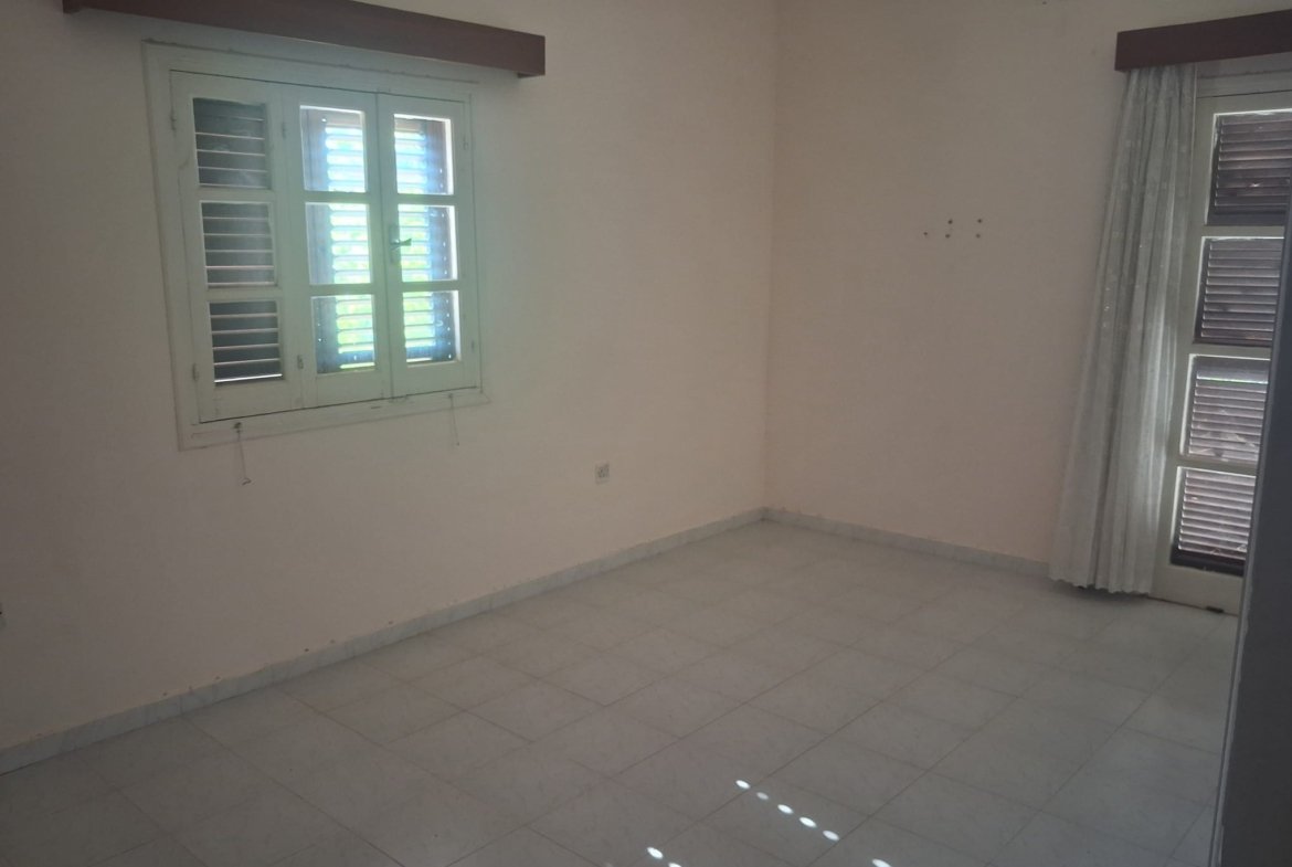 Old stone house or Apartment Plot for Sale in Alsancak