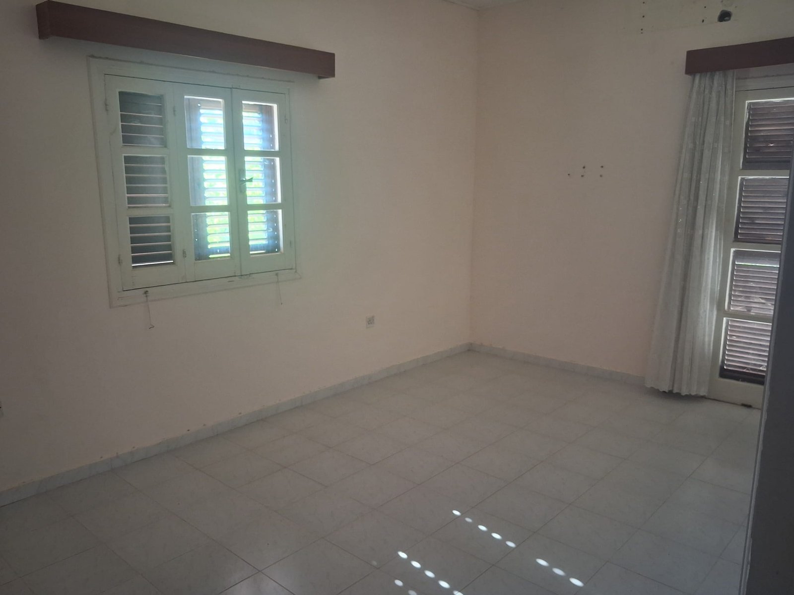 Old stone house or Apartment Plot for Sale in Alsancak