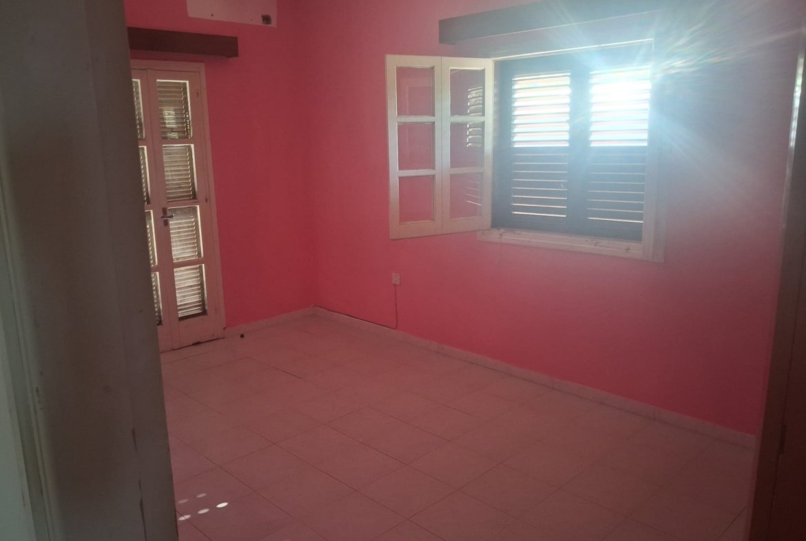 Old stone house or Apartment Plot for Sale in Alsancak