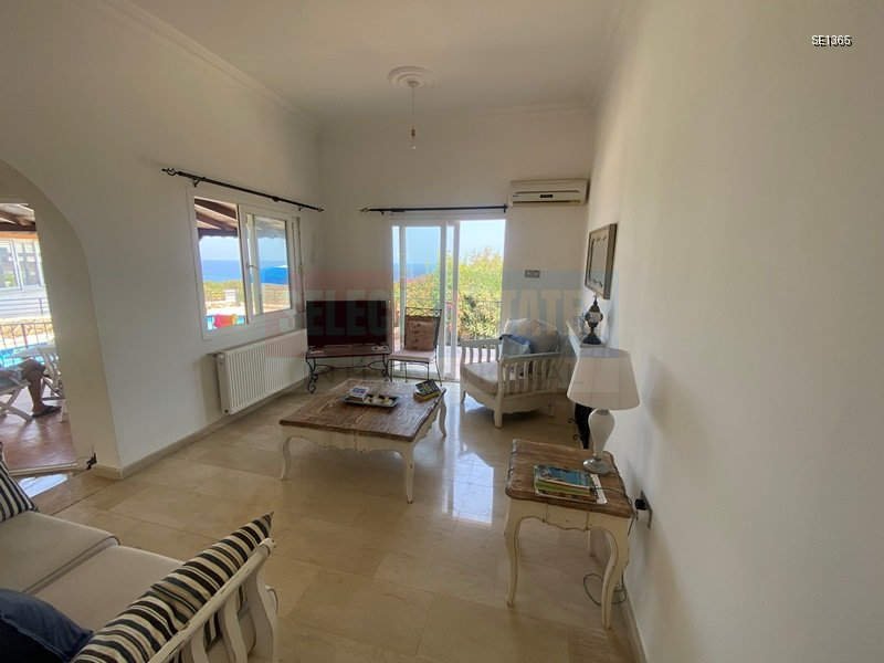 Seafront Villa in Esentepe