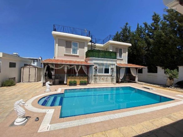 Luxury Villa with Pool in Tatlisu