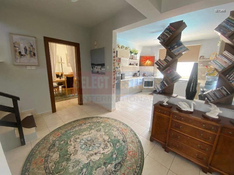 Luxury Villa with Pool in Tatlisu