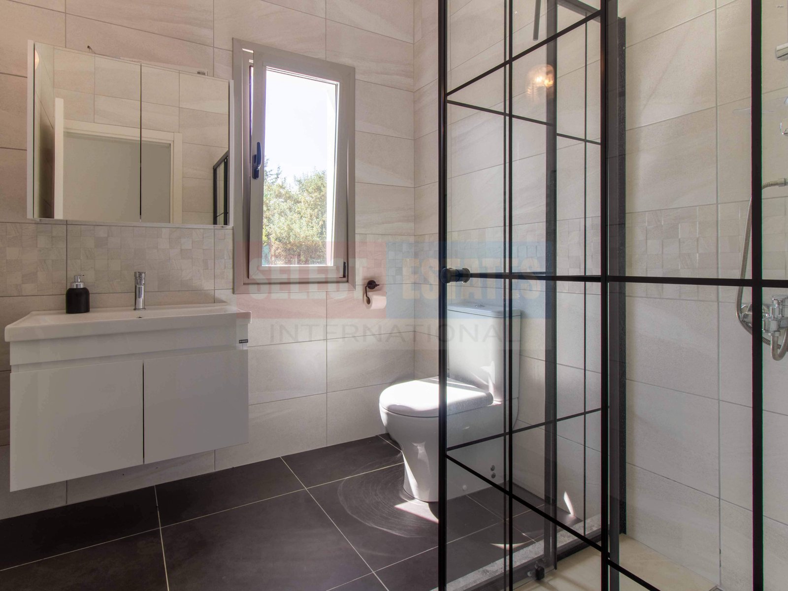 Modern Luxury Villa in Ozanköy