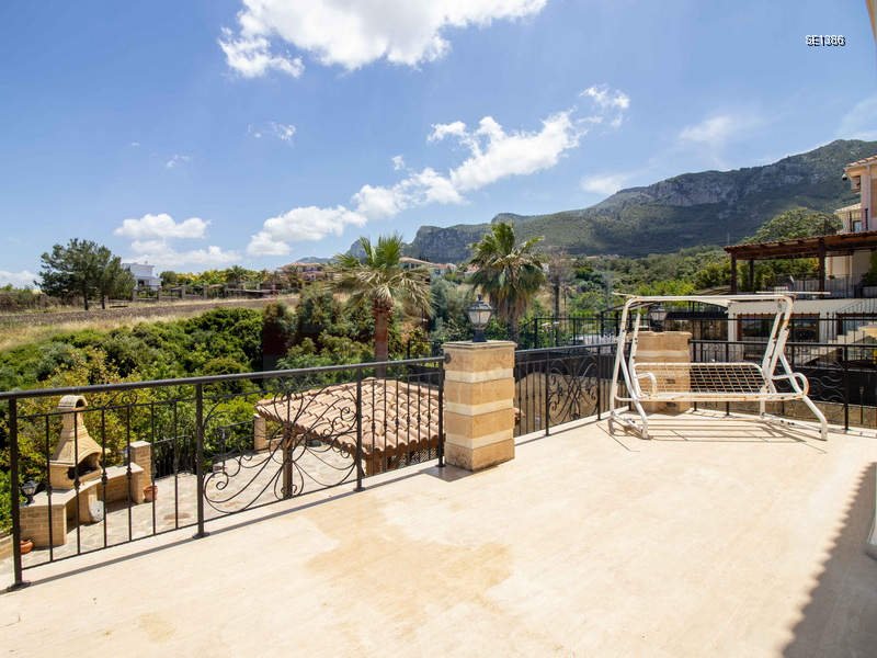 Panoramic Luxury Villa in Bellapais