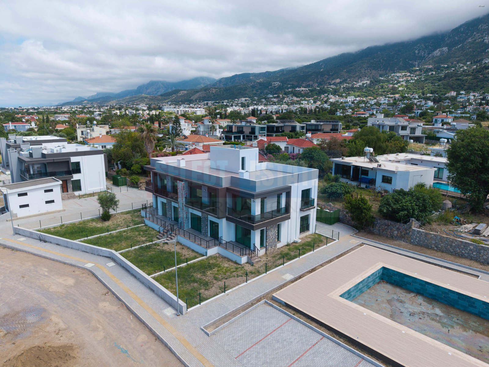 1+1 Apartment for Sale in Lapta