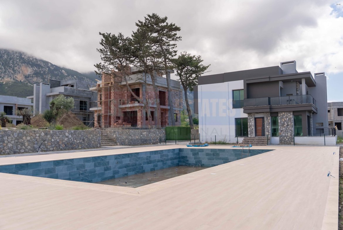 3+1 Apartment with Garden in Lapta
