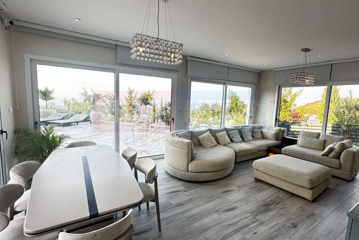 Luxury Villa with Pool in Alsancak
