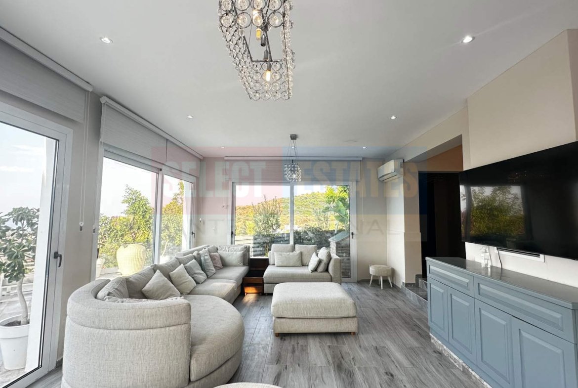 Luxury Villa with Pool in Alsancak
