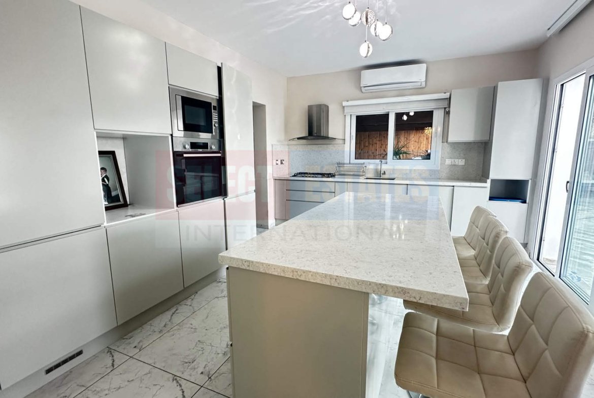Luxury Villa with Pool in Alsancak