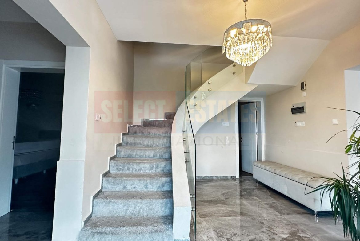 Luxury Villa with Pool in Alsancak