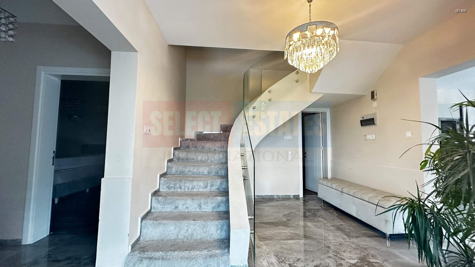 SE1409_014 Luxury Villa with Pool in Alsancak