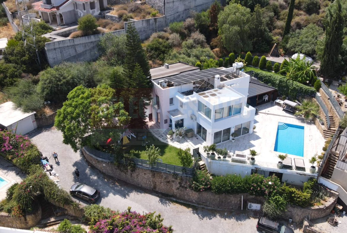 Luxury Villa with Pool in Alsancak