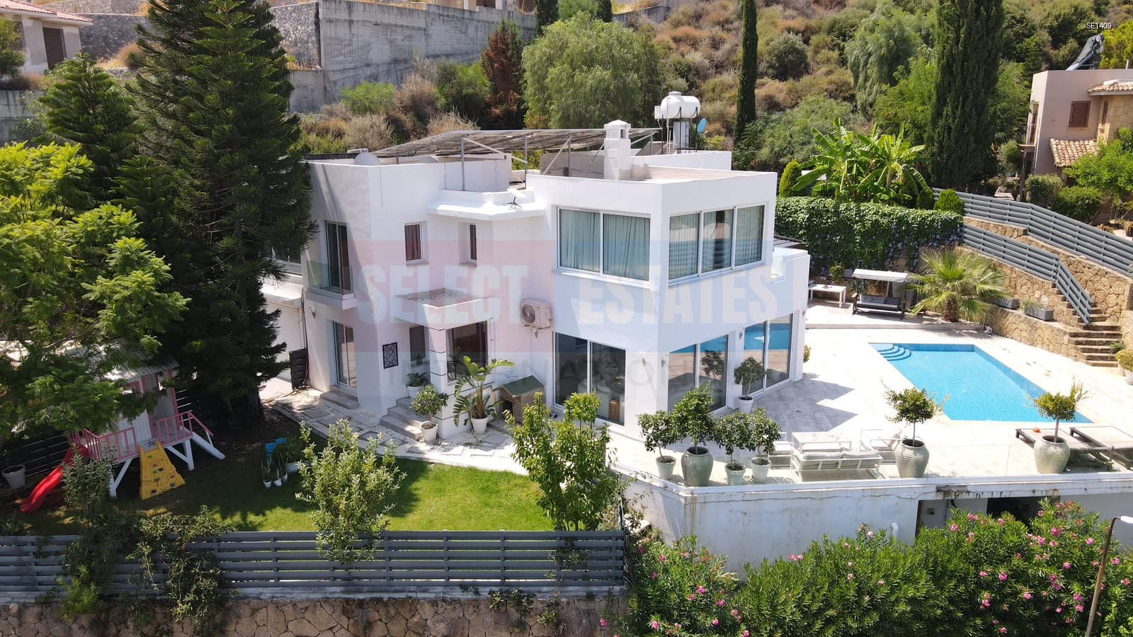 SE1409_020 Luxury Villa with Pool in Alsancak