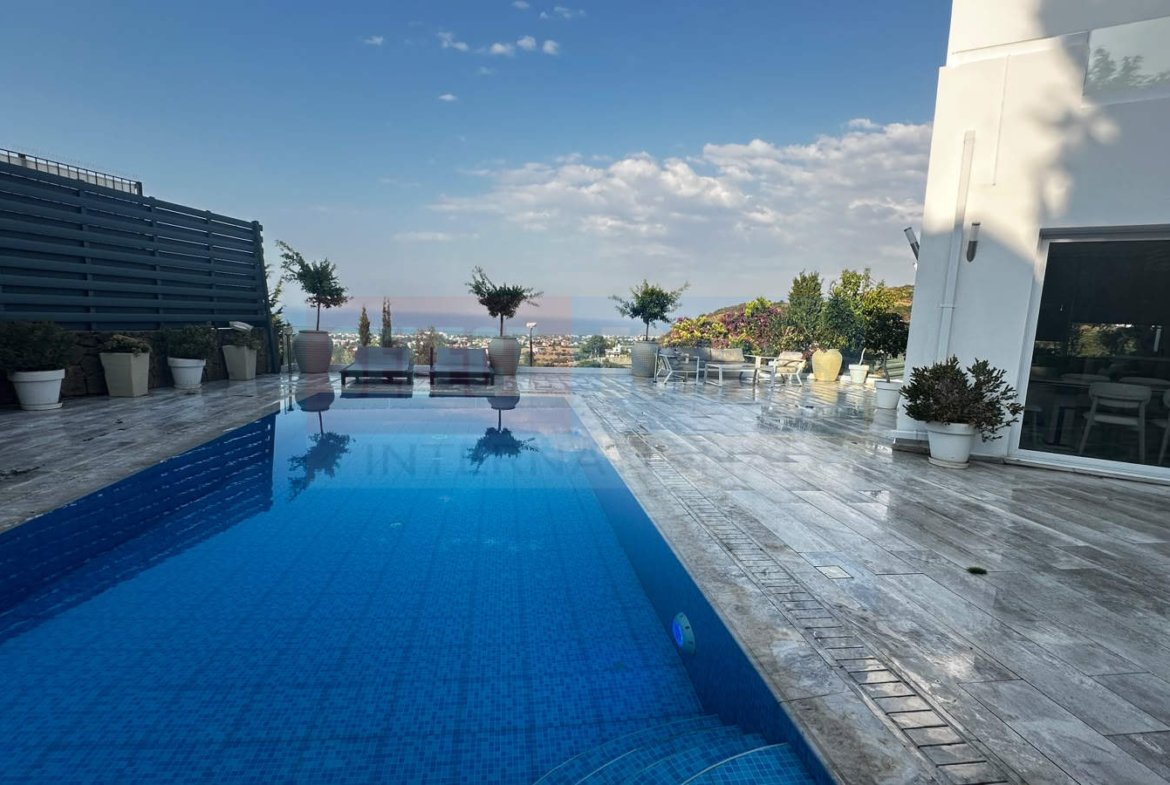 Luxury Villa with Pool in Alsancak