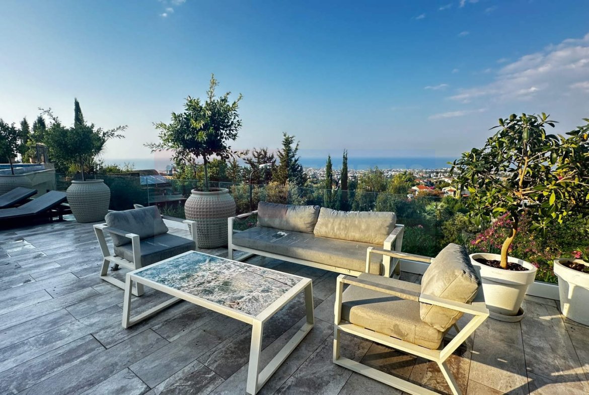 Luxury Villa with Pool in Alsancak