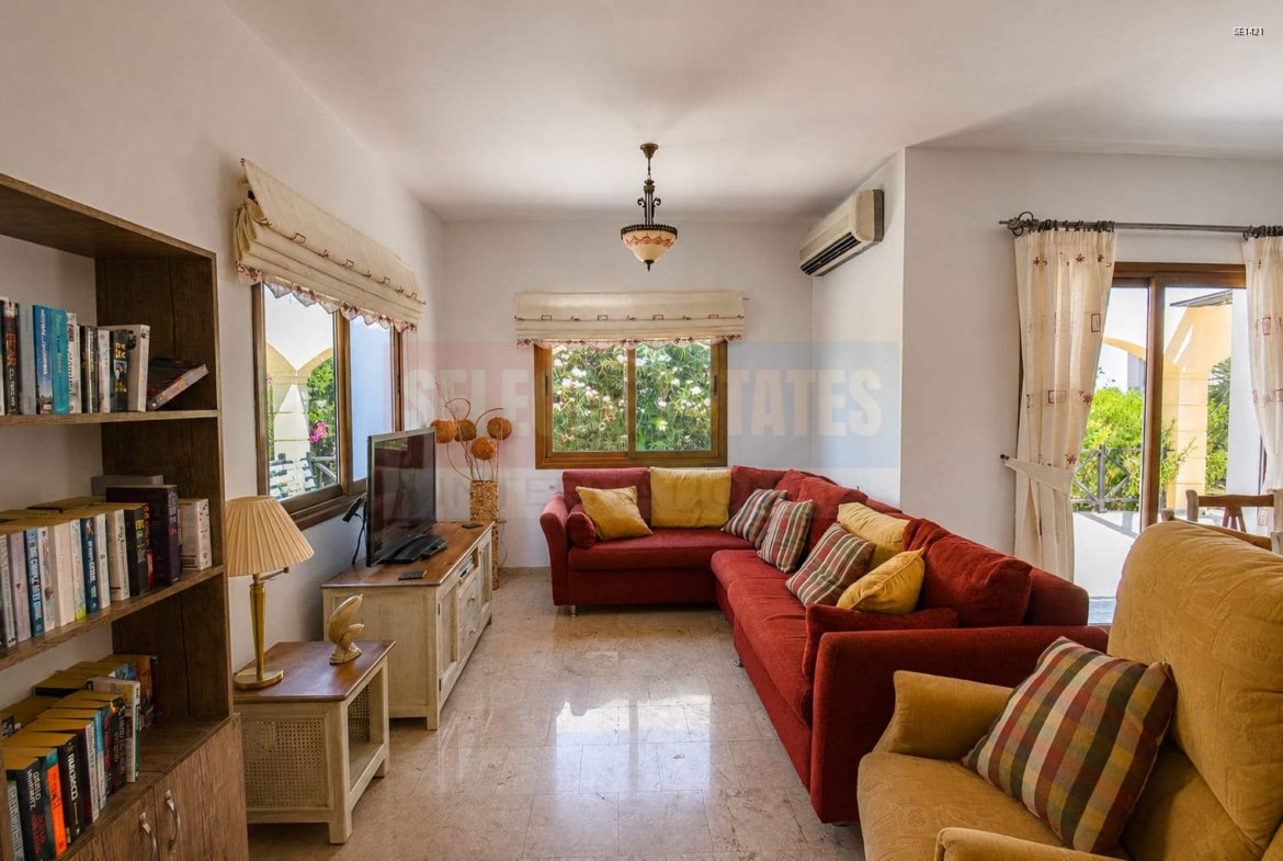 Luxury Detached Villa with Pool in Lapta