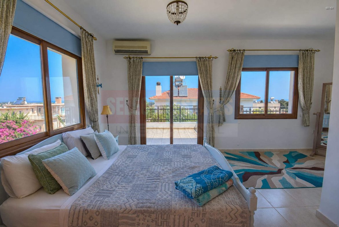 Luxury Detached Villa with Pool in Lapta