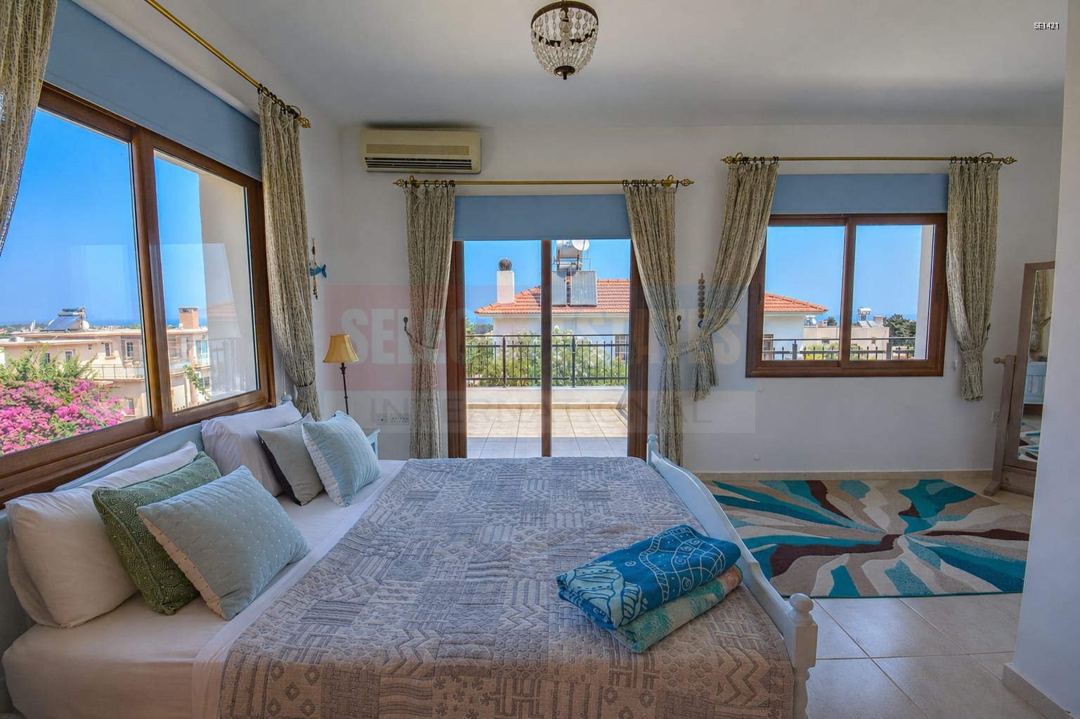 Luxury Detached Villa with Pool in Lapta