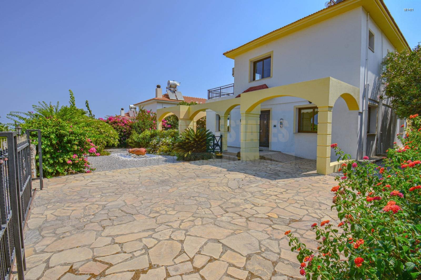 Luxury Detached Villa with Pool in Lapta