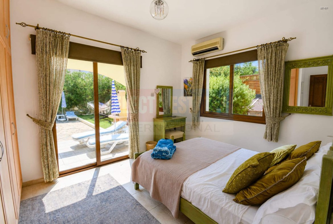 Luxury Detached Villa with Pool in Lapta