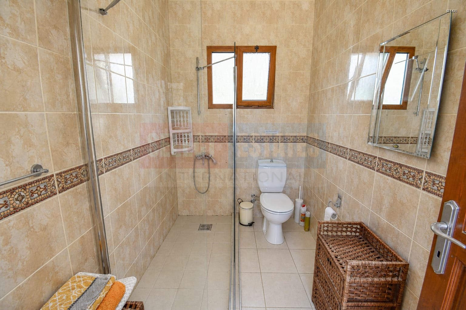 Luxury Detached Villa with Pool in Lapta