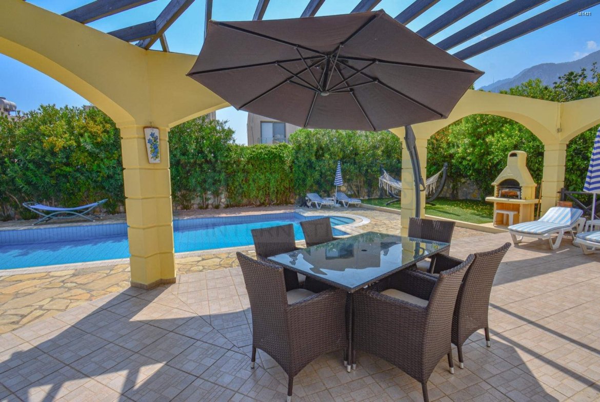 Luxury Detached Villa with Pool in Lapta