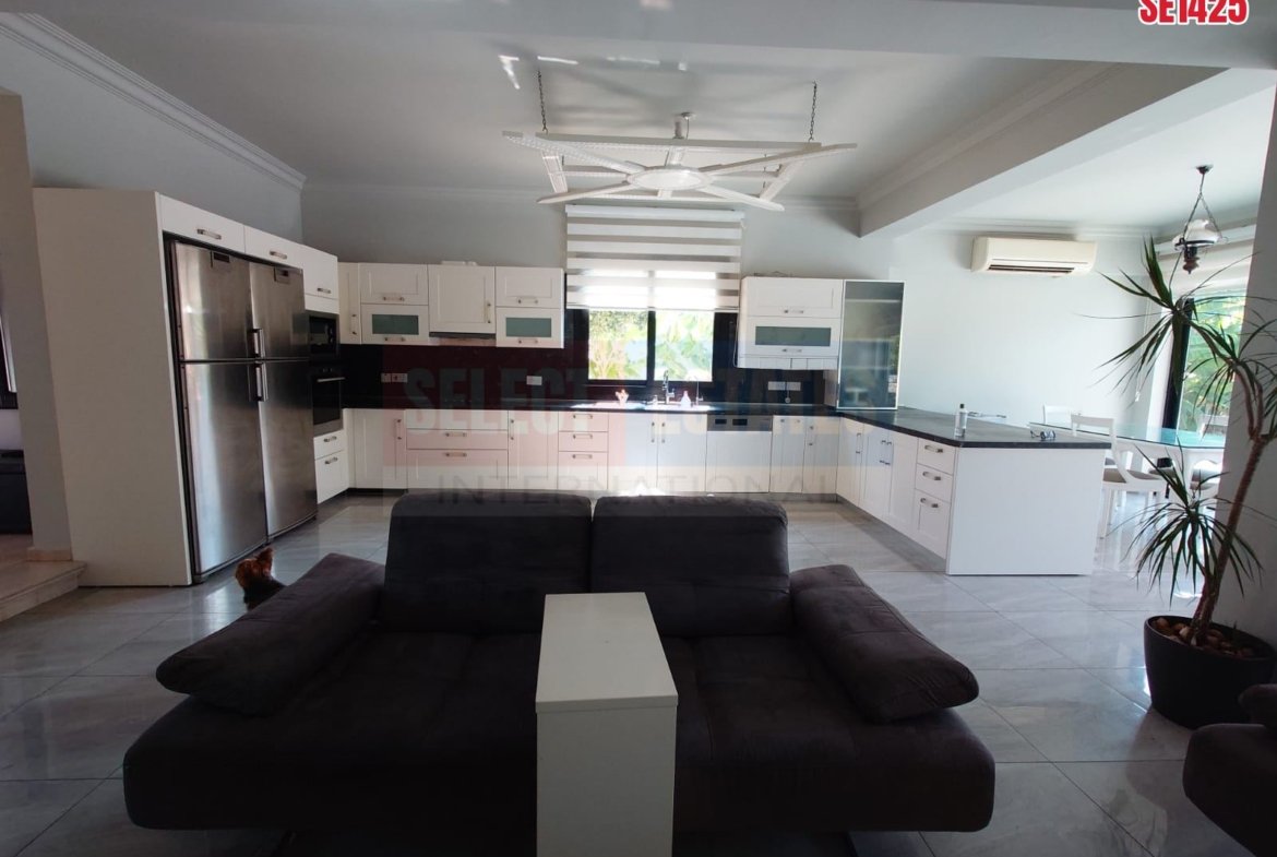 Stylish Villa with Pool and Nature Views